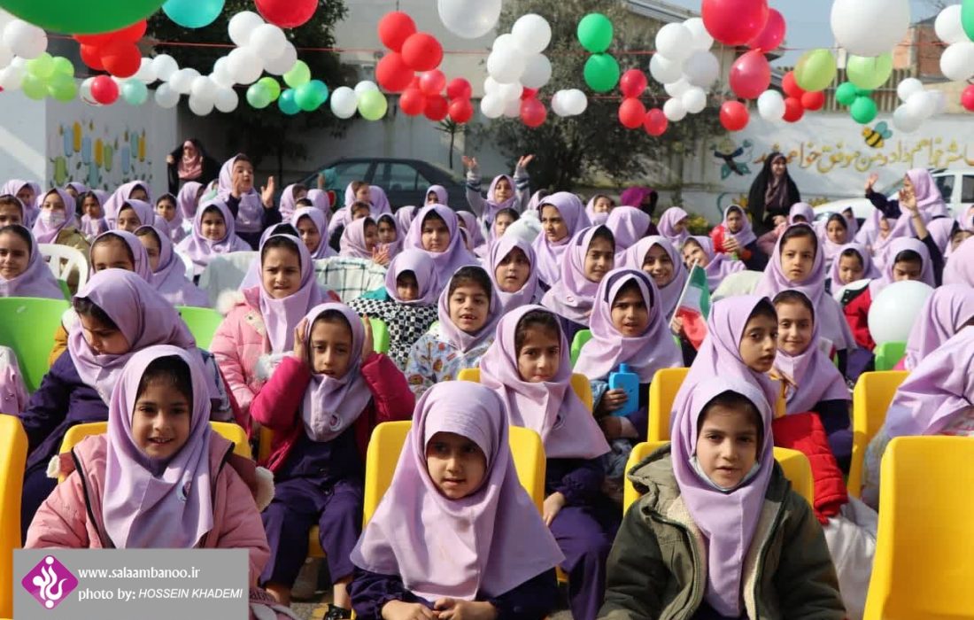 برگزاری جشن انقلاب در مدرسه دخترانه فاطمه الزهرا فریدونکنار