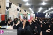 وداع مادرانه با پیکر شهید قربان‌زاده