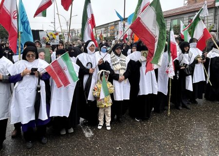 بانوان زینبی فریدونکنار کفن‌پوش به میدان آمدند